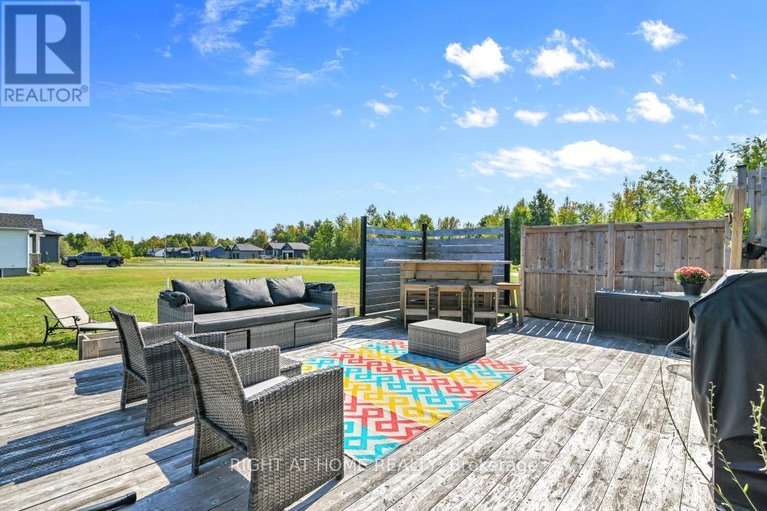 29444354/209-etienne-street/clarencerockland-twp/clarence-rockland/ontario/K0A1E0_48