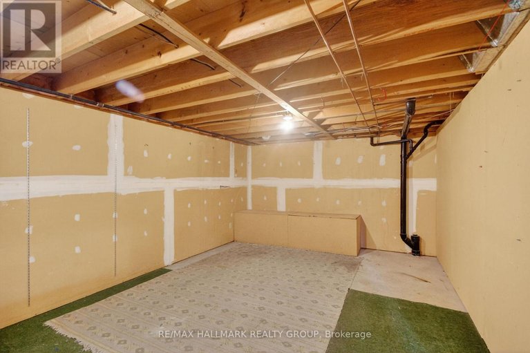 29582128/1050-plante-drive/hunt-clubwestern-community/ottawa/ontario/K1V9E6_45