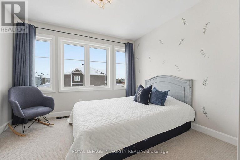 29306459/52-hackamore-crescent/goulbourn-twp-from-franktown-rdsouth-to-rideau/ottawa/ontario/K0A2Z0_31