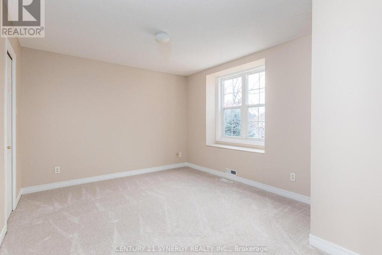 29081852/34-eliza-crescent/stittsville-south/ottawa/ontario/K2S2A3_29