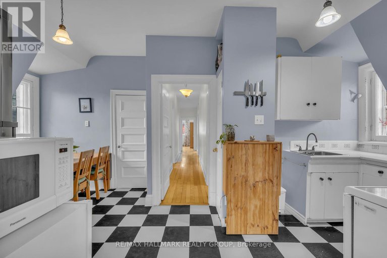 28281050/396-daly-avenue/sandy-hill/ottawa/ontario/K1N6H2_36
