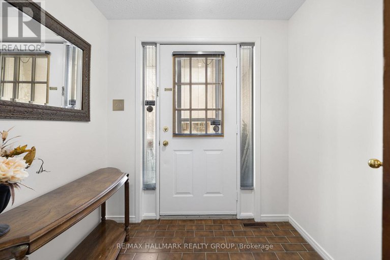 29328727/944-greenbriar-avenue/carleton-heights/ottawa/ontario/K2C3V7_3