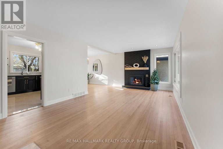 29161672/942-elsett-drive/elmvale-acresurbandale/ottawa/ontario/K1G2S9_6