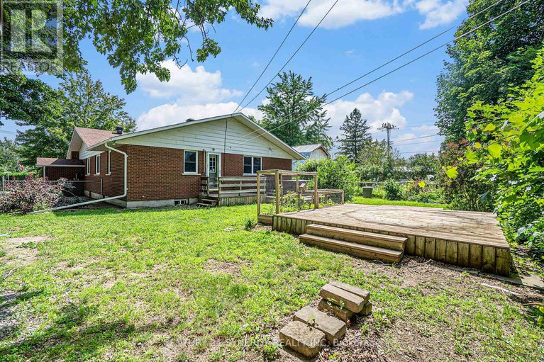 28468719/6-strathcona-street/smiths-falls/smiths-falls/ontario/K7A1V5_27