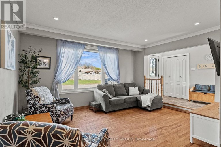 29670827/15-elm-avenue/village-of-russell/russell/ontario/K4R1B3_10