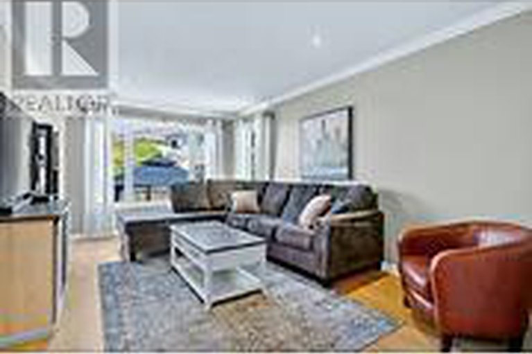 28946119/108-landover-crescent/emerald-meadowstrailwest/ottawa/ontario/K2M2W4_8