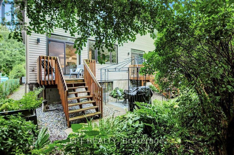 29620533/319-glynn-avenue/overbrookcastle-heights/ottawa/ontario/K1K1R9_48