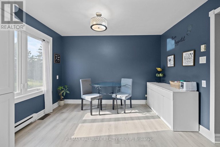 28870743/1951-ashmont-street/chapel-hill/ottawa/ontario/K1C7B9_14