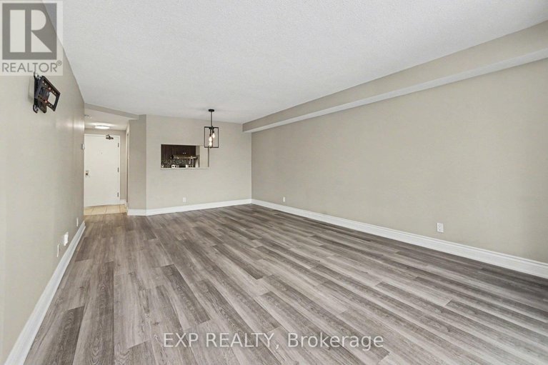 29583990/404-80-sandcastle-drive/leslie-park/ottawa/ontario/K2H9E7_7