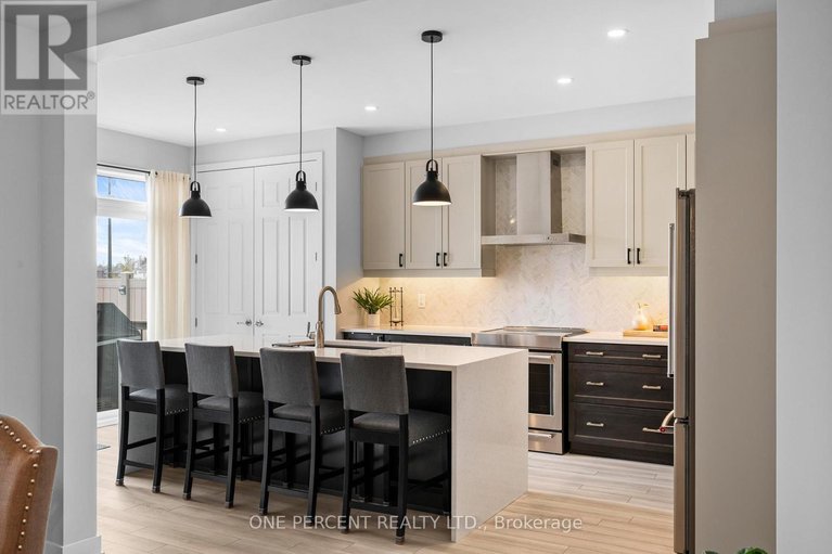 29563341/1002-showman-street/goulbourn-twp-from-franktown-rdsouth-to-rideau/ottawa/ontario/K0A2Z0_14