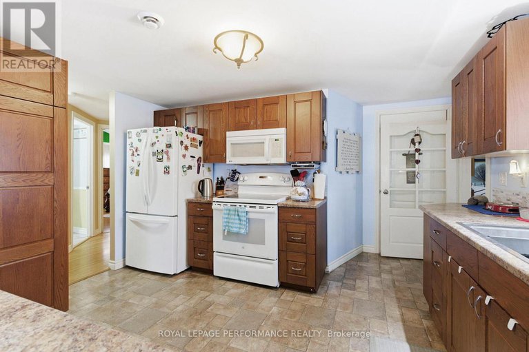 29238691/6149-poirier-avenue/south-glengarry-charlottenburgh-twp/south-glengarry/ontario/K0C2J0_8