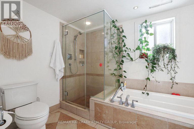 28431922/208-210-renouf-avenue/overbrook/ottawa/ontario/K1K3T1_39