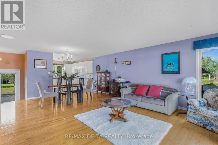 28770240/3705-old-highway-17-road/clarencerockland-twp/clarence-rockland/ontario/K4K1W2_13