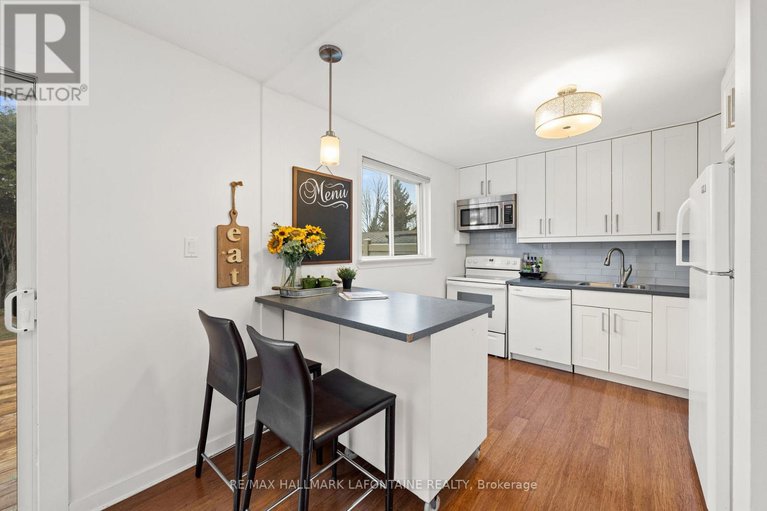 29082379/303-mockingbird-drive/chatelaine-village/ottawa/ontario/K1E2A4_10