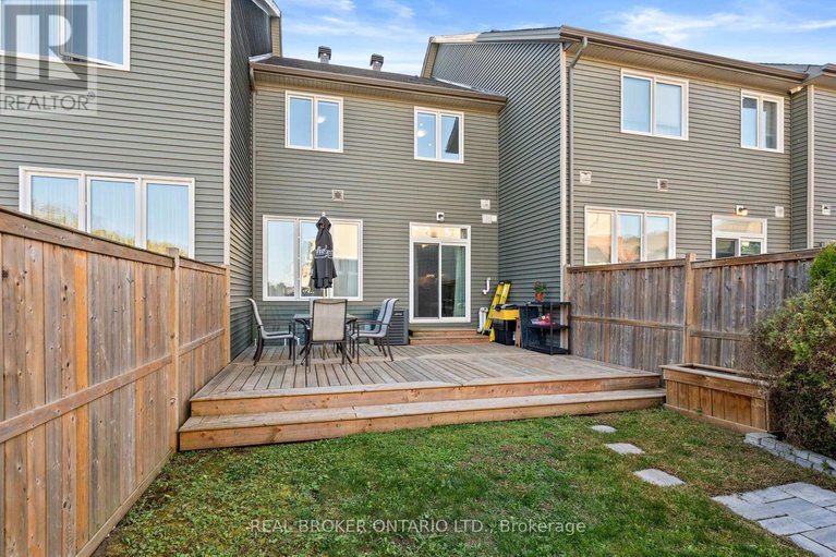 29464895/792-cedar-creek-drive/blossom-parkkemp-parkfindlay-creek/ottawa/ontario/K1T0M6_34