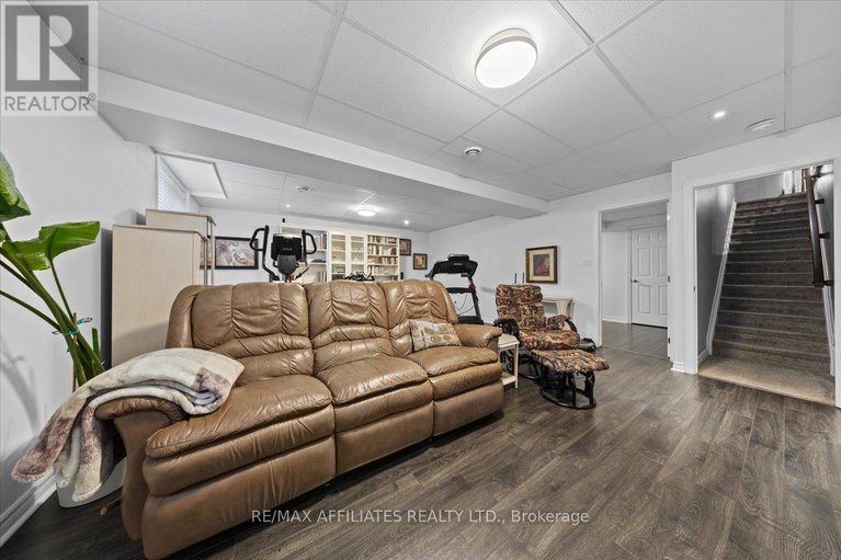 28296345/2277-esprit-drive/avalon-east/ottawa/ontario/K4A0A5_28