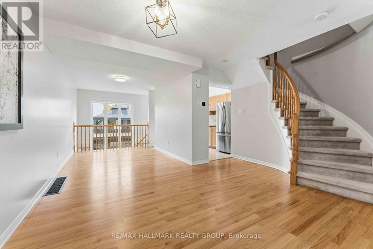 29024114/1072-brasseur-crescent/fallingbrookgardenway-south/ottawa/ontario/K4A5A1_21