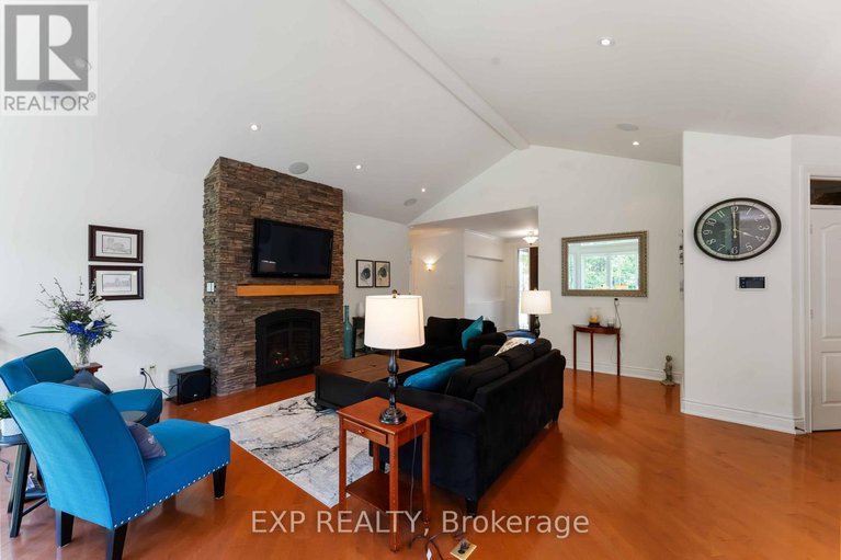 28869006/6805-pebble-trail-way/greely/ottawa/ontario/K4P0B7_11