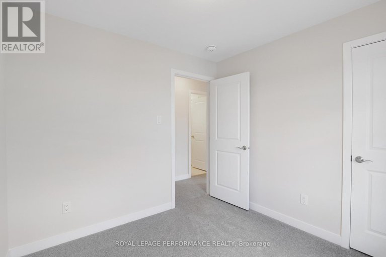 29146990/1220-flycatcher-private/blossom-parkkemp-parkfindlay-creek/ottawa/ontario/K1X0M7_28