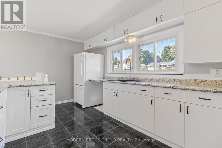 28960799/27-sarah-street/augusta-twp/augusta/ontario/K0E1P0_18