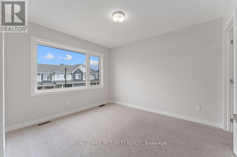 28798690/255-falsetto-street/mer-bleuebradley-estatesanderson-park/ottawa/ontario/K1W1E9_13