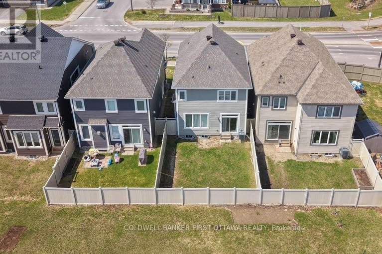 29649584/4852-abbott-street-e/emerald-meadowstrailwest/ottawa/ontario/K2S1E7_16