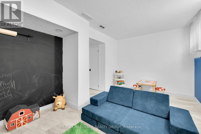 28989404/81-hadley-circle/bells-corners/ottawa/ontario/K2H7Z8_42