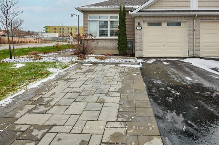 29154128/176-minoterie-ridge/camelot/ottawa/ontario/K2H8S1_1