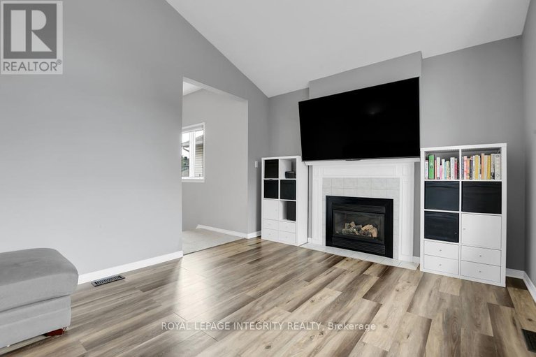 28785274/1036-rocky-harbour-crescent/riverside-southgloucester-glen/ottawa/ontario/K1V1V2_17