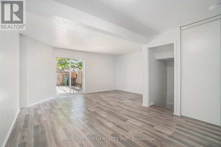 28790025/1747-dondale-st-street/pineview/ottawa/ontario/K1B5H7_6