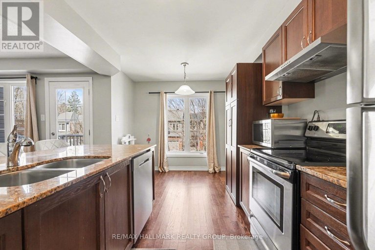 29660379/217-bensinger-way/stittsville-north/ottawa/ontario/K2S0P1_9