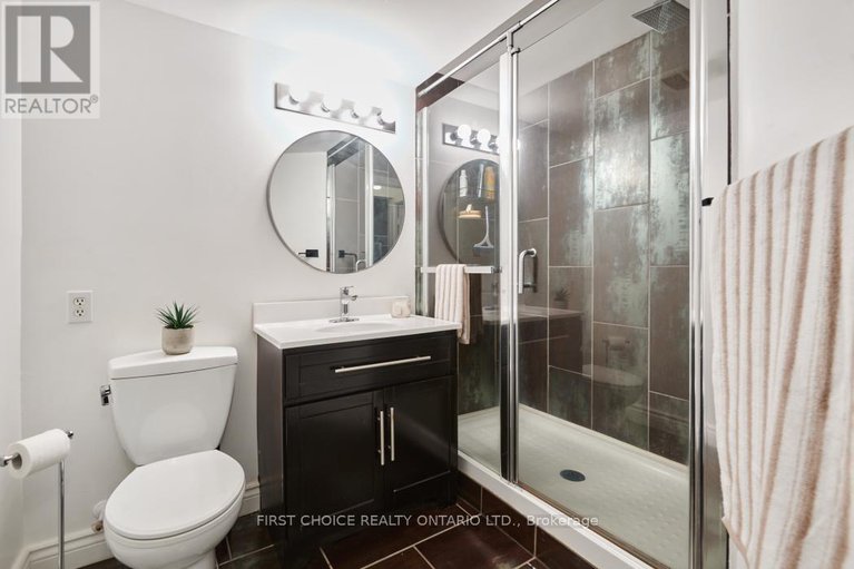 29142164/714-40-landry-street/vanier/ottawa/ontario/K1L8K4_18