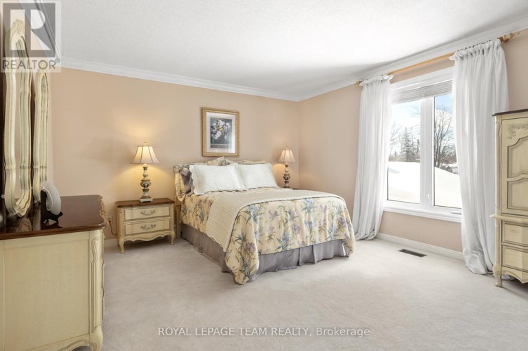 27932475/44-sycamore-drive/arbeatha-park/ottawa/ontario/K2H8K3_16