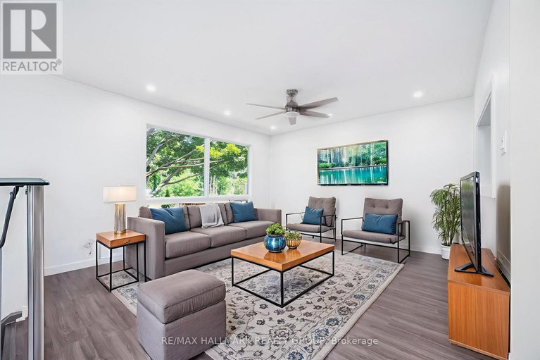 28896443/m-15-banner-road/sheahan-estatestrend-village/ottawa/ontario/K2H8T3_4