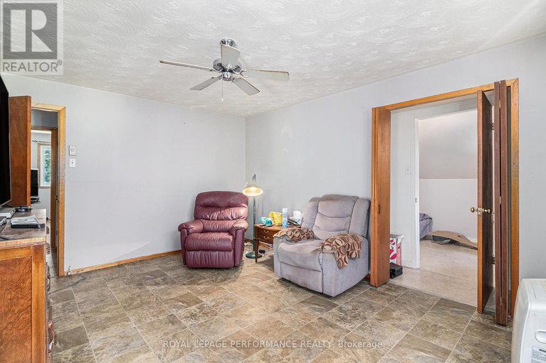 28651683/166-mccormick-road/alexandria/north-glengarry/ontario/K0C1A0_20