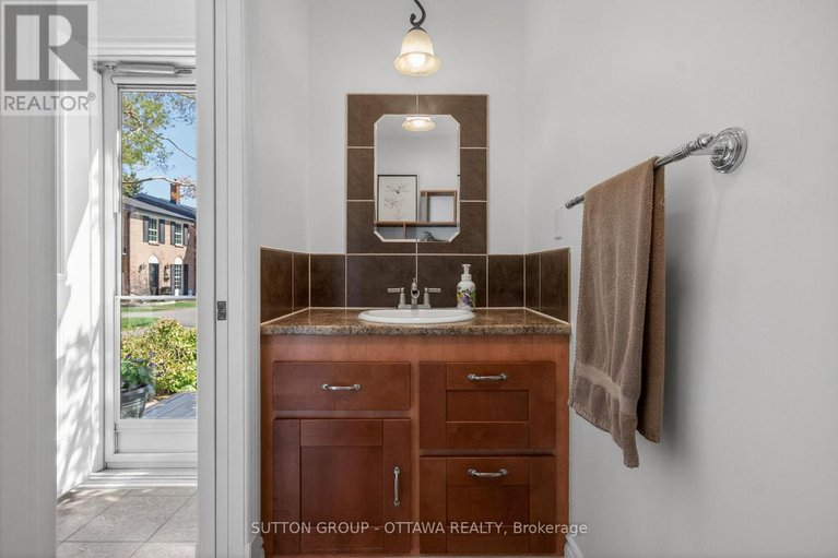 29627001/285-monterey-drive/leslie-park/ottawa/ontario/K2H7B1_5