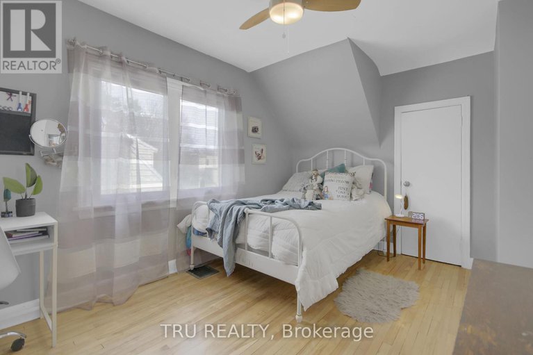 28250673/1311-laperriere-avenue/carlington/ottawa/ontario/K1Z7R9_28