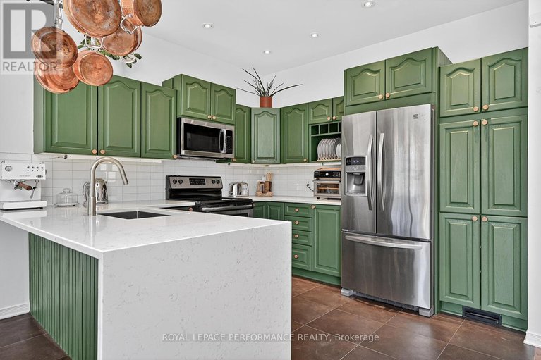 29661849/1665-frenette-street/fallingbrookgardenway-south/ottawa/ontario/K4A4L4_17