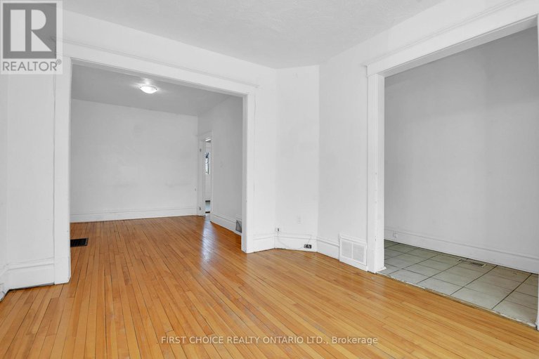28322285/293-powell-avenue/west-centre-town/ottawa/ontario/K1S2A6_7
