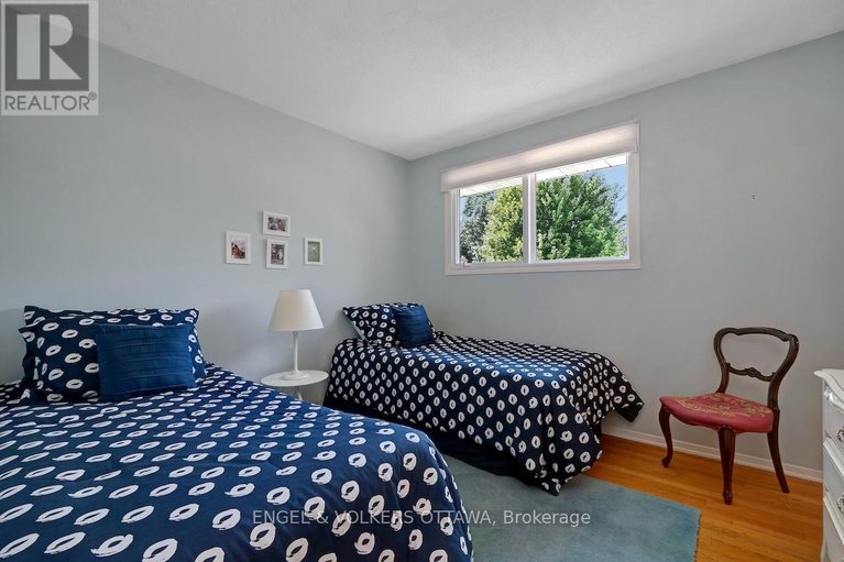 28812016/15-dickson-street/bruce-farmgraham-parkqualicumbellands/ottawa/ontario/K2H7H6_40