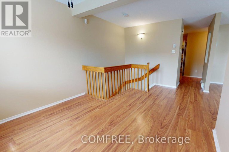 28543970/4-4-waterfall-lane/westcliffe-estates/ottawa/ontario/K2H9M9_5