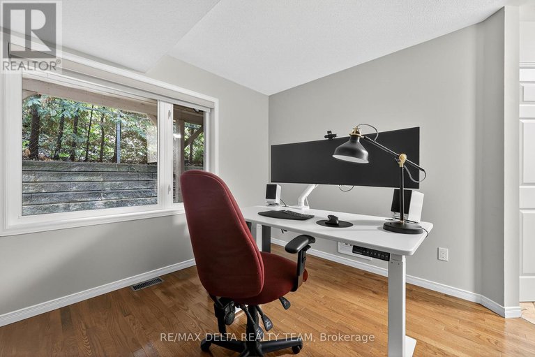 28970170/63-highwood-private/viscount-alexander-park/ottawa/ontario/K1K4X6_6