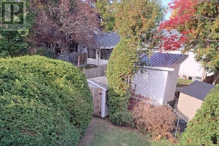 29006055/226-old-colony-road/glencairnhazeldean/ottawa/ontario/K2L1M7_12