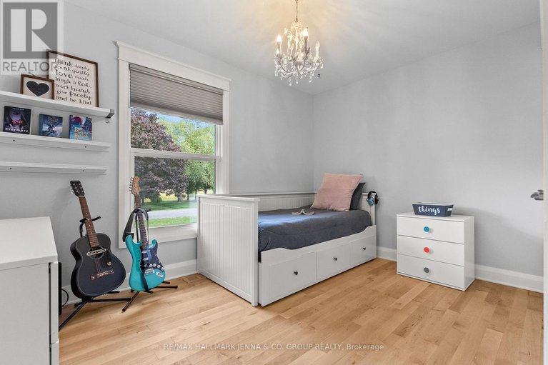 29027938/6577-michelangelo-court/north-gower/ottawa/ontario/K0A2T0_17