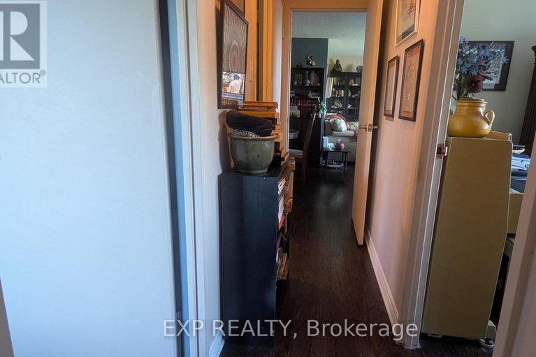 28890063/518-20-chesterton-drive/borden-farmstewart-farmcarleton-heightsparkwood-hills/ottawa/ontario/K2E6Z7_18
