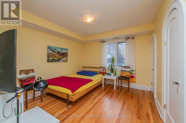 29171435/60-goulburn-avenue/sandy-hill/ottawa/ontario/K1N8C8_31