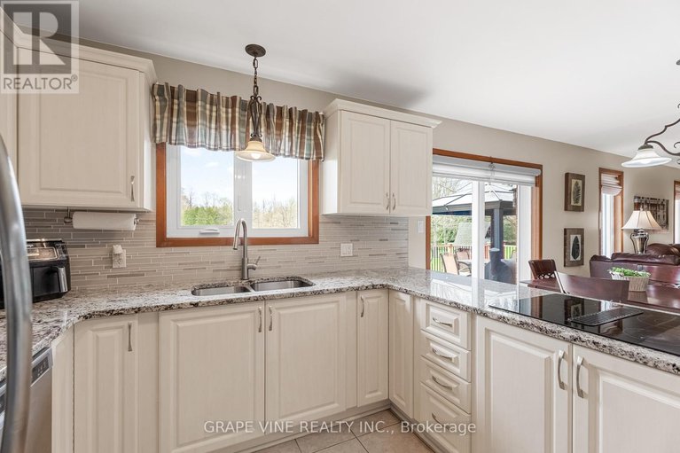 28311461/4525-mcneely-road/sarsfieldbearbrook/ottawa/ontario/K4B1J1_17