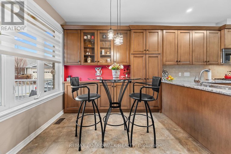 29636678/12-royalty-way/north-grenville-twp-kemptville-south/north-grenville/ontario/K0G1J0_7