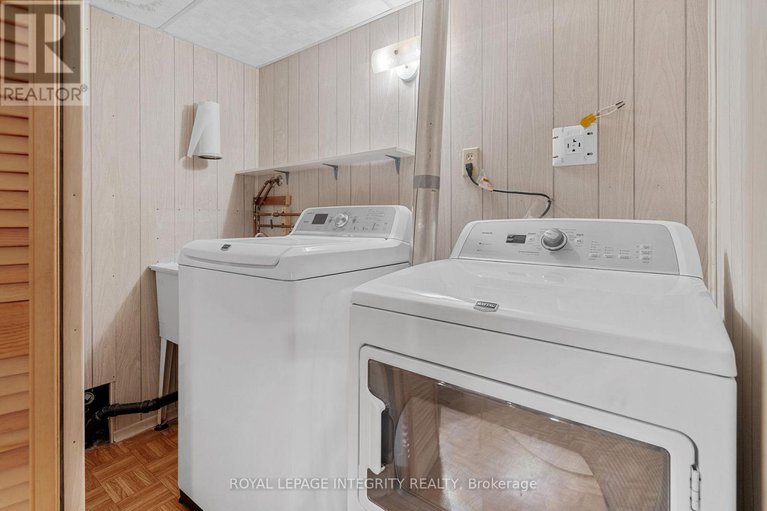 29021047/12-wynford-avenue/craig-henrywoodvale/ottawa/ontario/K2G3Z3_30