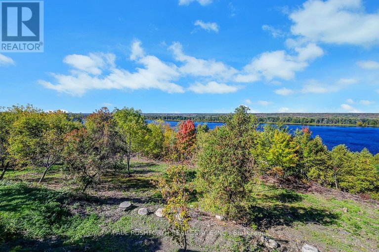 29613584/1565-lilac-lane/camelot/ottawa/ontario/K4C1C4_41